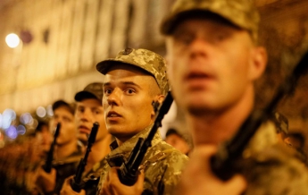 На Майдане начался военный парад ко Дню Независимости: онлайн-трансляция