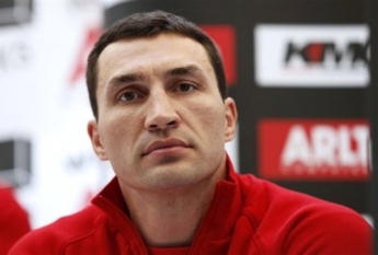 Бой Кличко - Пулев переносится из-за травмы украинца