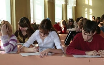 Начало учебного года на Донбассе перенесено на 1 октября