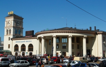 В Киеве утром не работала станция метро Вокзальная из-за сообщения о минировании