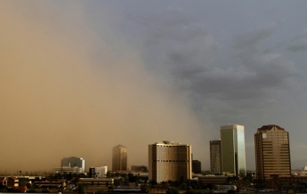 Пыльная буря накрыла город в Аризоне (видео)