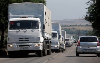 70 грузовиков из российского гумконвоя пересекли украинскую границу