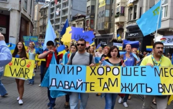 В Турции прошел Марш мира в поддержку Украины (видео)