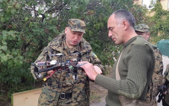 Турчинов и Аваков приехали в Мариуполь посмотреть образцы беспилотников