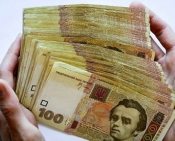 Украинцы забрали из банков уже 104 млрд грн