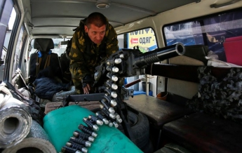 Силовики заявляют, что сепаратисты не отводят вооружение в зоне АТО