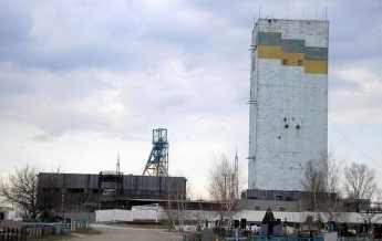 В Донецке обесточена шахта имени Засядько, под землей остались горняки