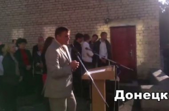 Первый звонок в Донбассе: в Донецке линейка прошла на украинском, а в Макеевке директор восхваляла "ДНР" (видео)