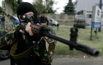 В четырех районах Донецка идет стрельба