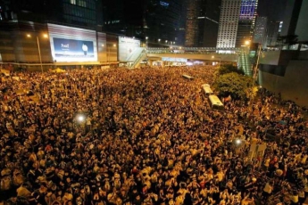 Полиция Гонконга задержала 19 китайских "титушек"