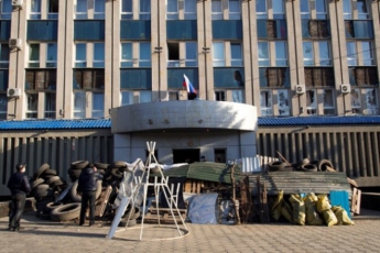Боевики-кадыровцы вытеснили луганских "ополченцев" из здания СБУ