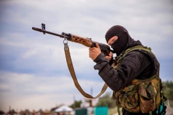 Снайпер Азова рассказал о том, как стал "Грязным", почему сменил позывной и сколько за его голову обещают террористы