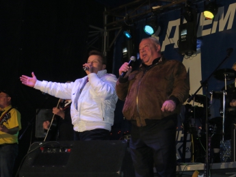 Игорь Богданов поздравил мелитопольцев с Днем освобождения города грандиозным концертом*