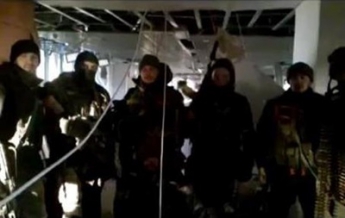 "Киборги" подняли флаг Украины и обратились к сепаратистам (ВИДЕО)