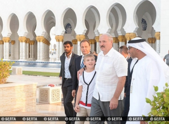 Лукашенко с младшим сыном Колей провели роскошные каникулы в Абу-Даби (ВИДЕО, ФОТО)