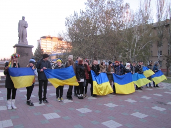Патриотов попутали с сепаратистами во время "сине-желтой" акции на площади