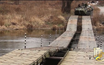 Военные АТО построили мост через Северский Донец (ВИДЕО)