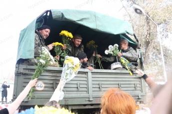 Бойцов 55-й бригады в Запорожье уже встретили. 93-я - на подходе (фото)