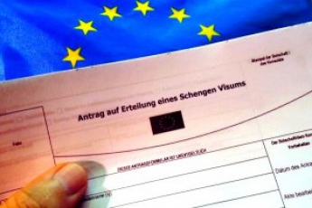 В РФ хвастаются выдачей Шенгена крымчанам в обход ЕС, "уличенные" страны опровергают