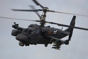 Боевые вертолеты и беспилотники РФ кружат над Украиной