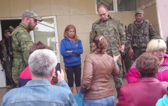 В Ждановке сепаратисты устроили "опознание" жителей, помогавших силам АТО (ВИДЕО)
