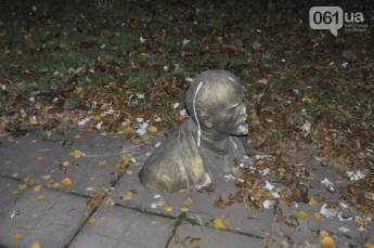 Каменный Ленин разлетелся на куски (фото)