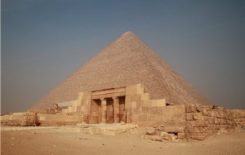 Трех немцев осудили за разграбление пирамиды Хеопса