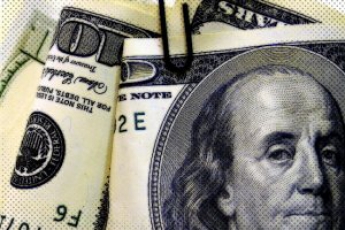 Доллар на аукционе НБУ подешевел до 15,55 грн