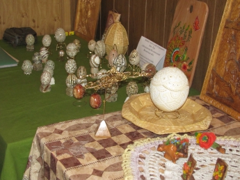 В помощь детям из зоны АТО продают центр распределения невесомости и яйца "Фаберже" (фото)