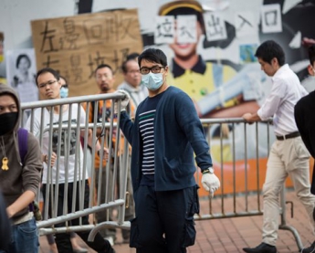 В Гонконге разбирают баррикады на "Майдане" (фото)
