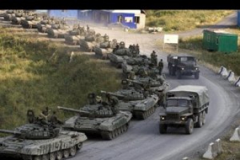 Военные колонны России двигаются к установленной линии перемирия на востоке Украины