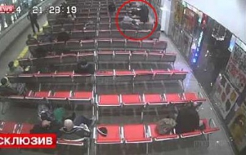 В Москве на вокзале пассажиру перерезали горло за замечание о шуме (ВИДЕО)
