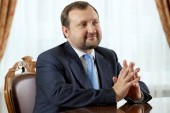 Суд вернул арест на счета Арбузова с 200 млн грн (ФОТО)