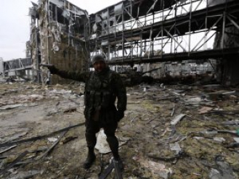 Достигнута договоренность о прекращении огня в районе аэропорта Донецка (ВИДЕО)