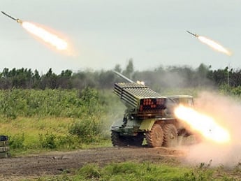 Боевики из "Градов" обстреляли украинские силы под Мариуполем