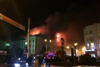 В Махачкале горит здание ФСБ Дагестана (ВИДЕО)