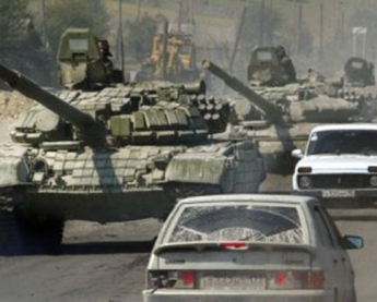 Колонна танков из России через Изварино направляется к Луганску