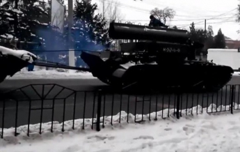 В Донецке произошло ДТП с участием военной техники сепаратистов (ВИДЕО)