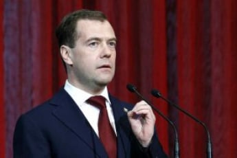 Медведев обвинил Северный Кавказ в несанкционированном отборе нефти и газа