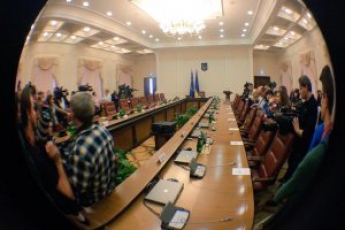 Кабмин Яценюка отозвал проект бюджета из Рады на доработку