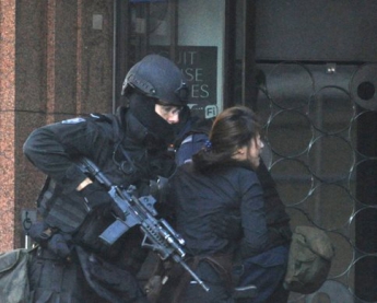 В Бельгии четверо людей с оружием взяли заложников