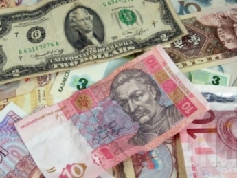 На черном рынке Киева доллар стоит 25 гривен