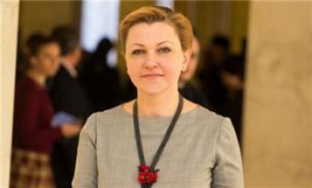 Нардеп Оксана Продан: Думая о Яценюке, все чаще вспоминаю Азарова…