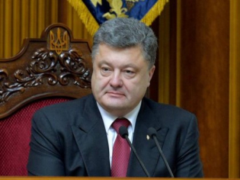 Порошенко внес в парламент законопроект об отказе Украины от внеблокового статуса
