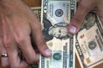 Обменники подняли курс доллара