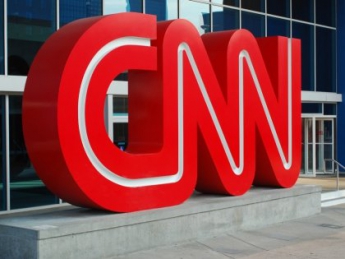 CNN останавливает вещание в России