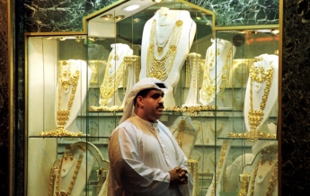 В Дубае создали золотую цепочку длиной в рекордные 5 км