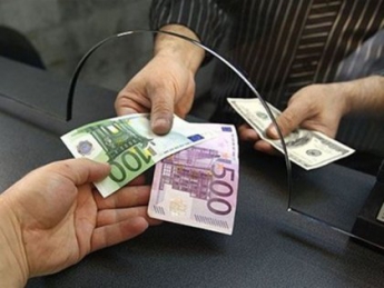 Доллар вырос, евро снизился, - курсы валют от НБУ
