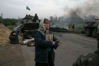 Все равно кто будет у власти, лишь бы не было войны, - жительница Донбасса