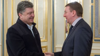 Порошенко намекнул главе МИД Латвии, что пора вводить безвизовый режим для украинцев